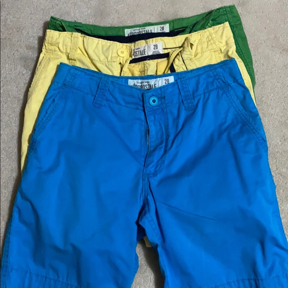Men’s Aeropostale colored shorts size 28